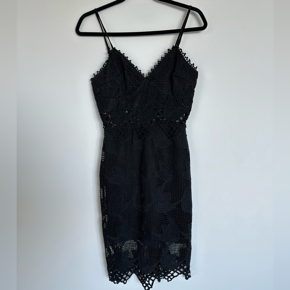 AQUA Lace Midi Dress Size Small in Black